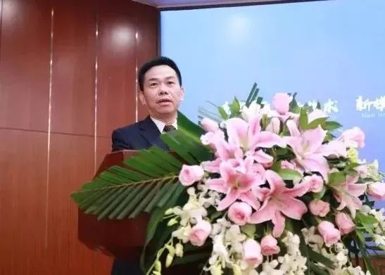 黄小坚常务副会长主持论坛
